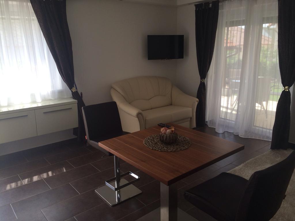 Leiner Apartman เฮวิซ ห้อง รูปภาพ