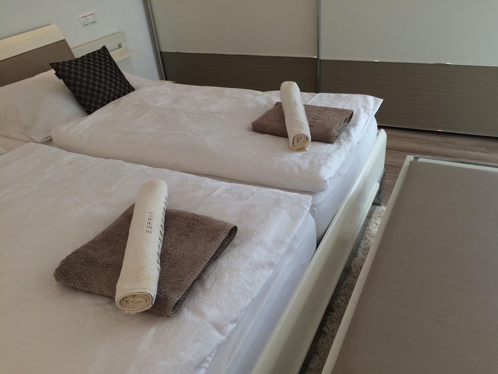 Leiner Apartman เฮวิซ ภายนอก รูปภาพ
