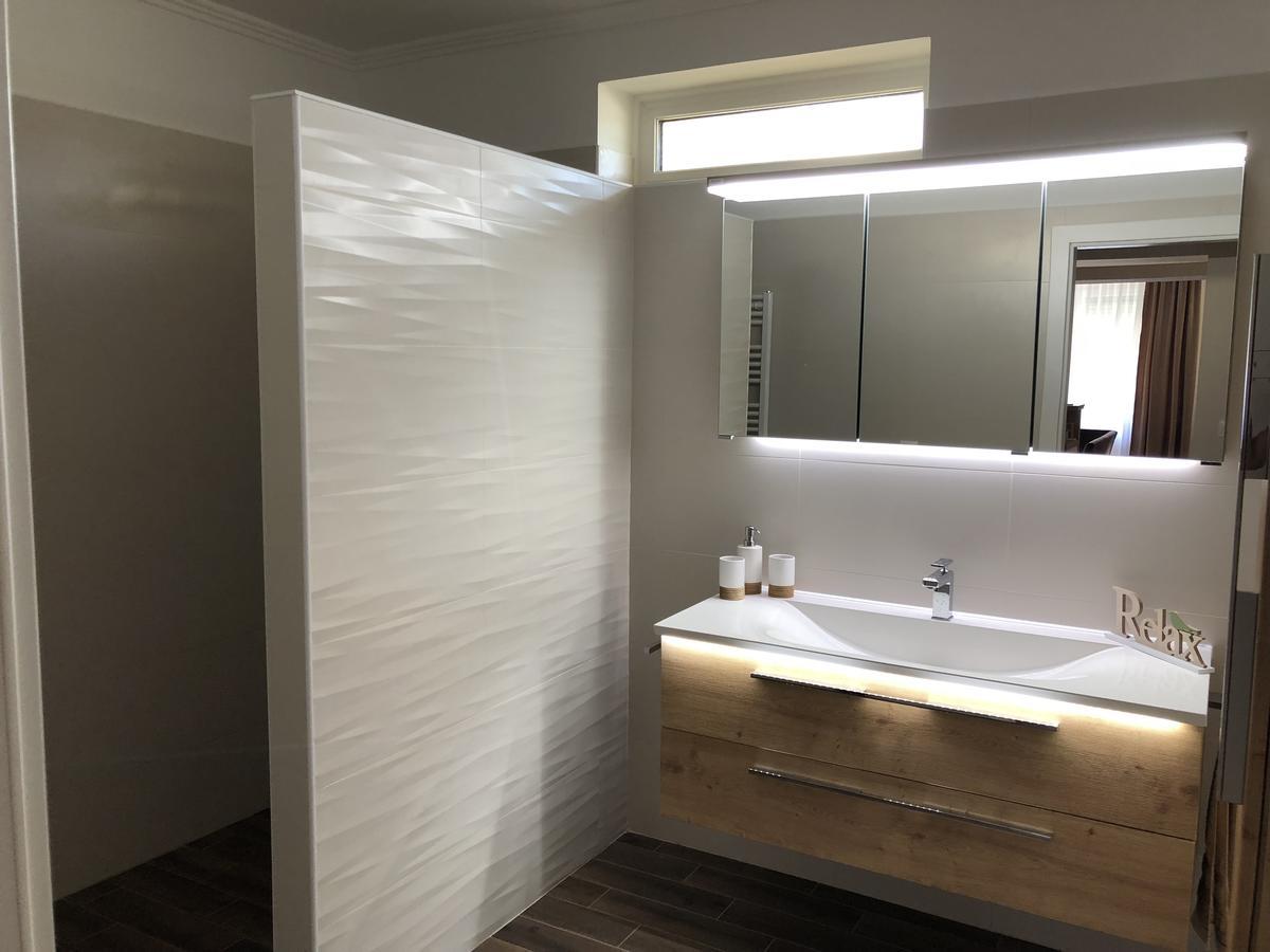 Leiner Apartman เฮวิซ ภายนอก รูปภาพ