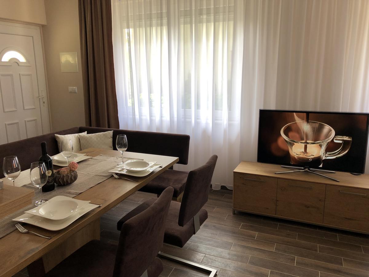 Leiner Apartman เฮวิซ ภายนอก รูปภาพ